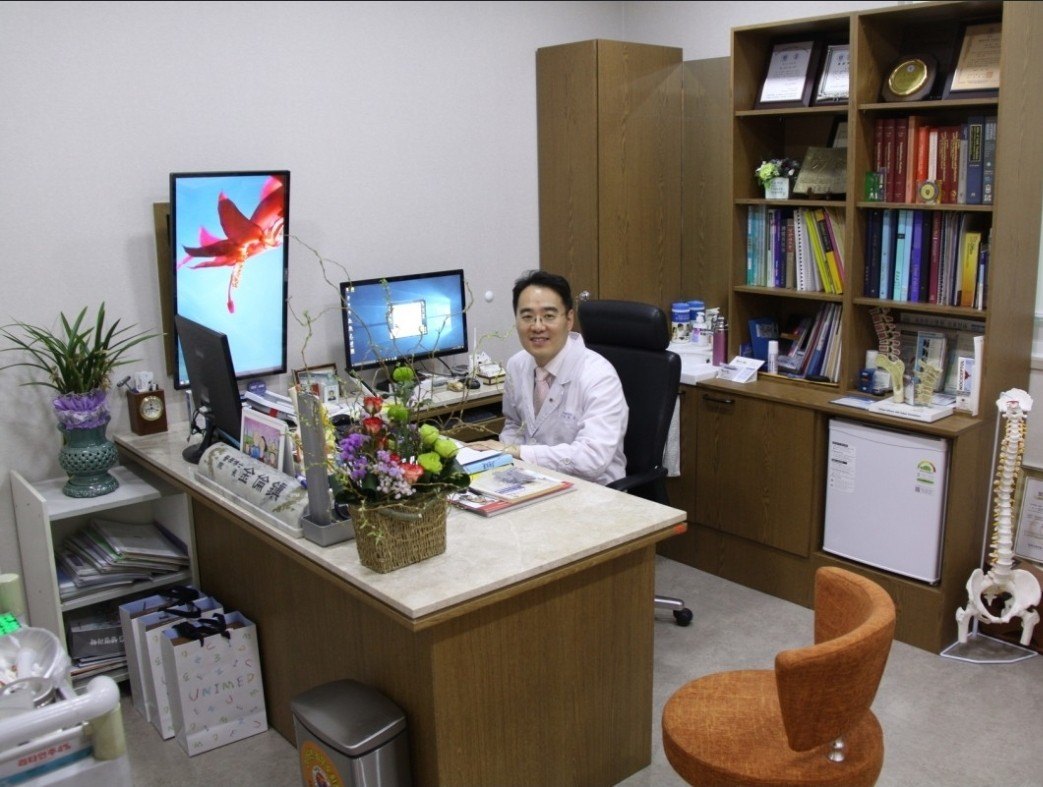 원장님 사진.jpg